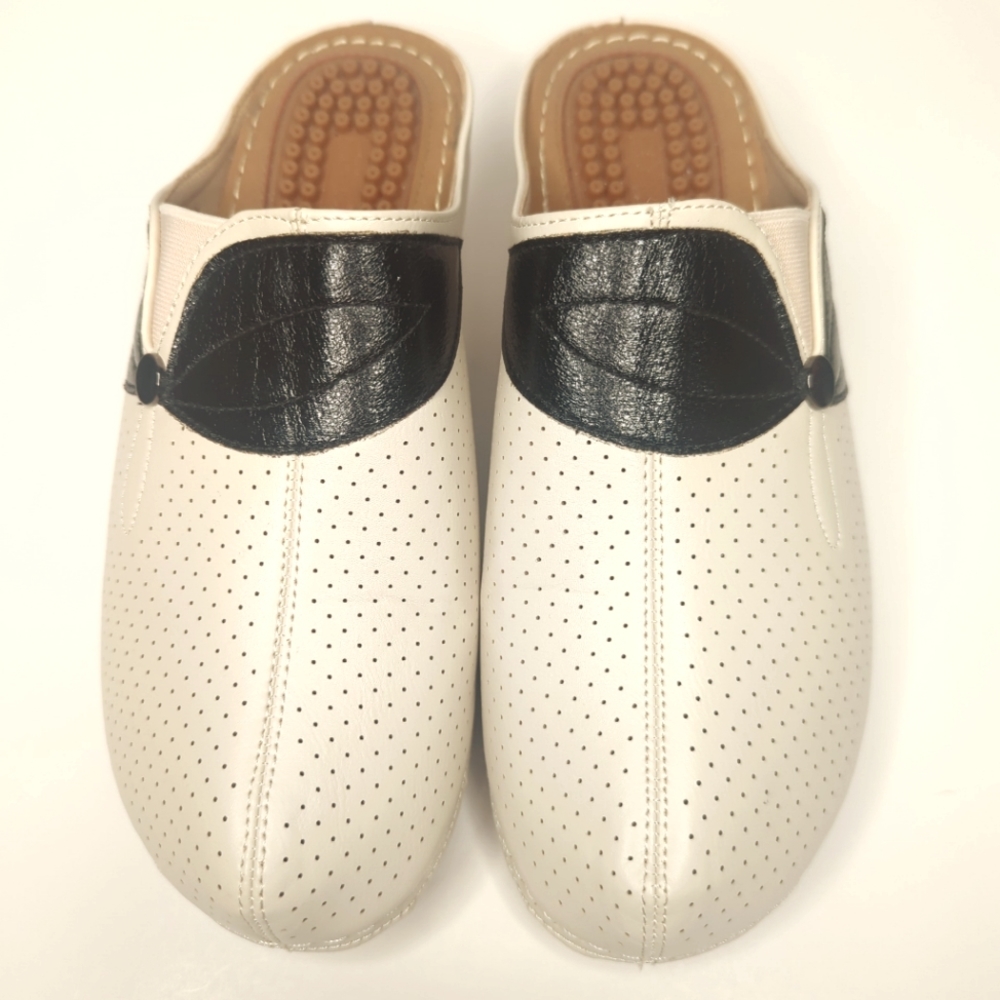 Ecetana Women's Slip-on Cream/Beige Clogs Size 42 US Size 9.5